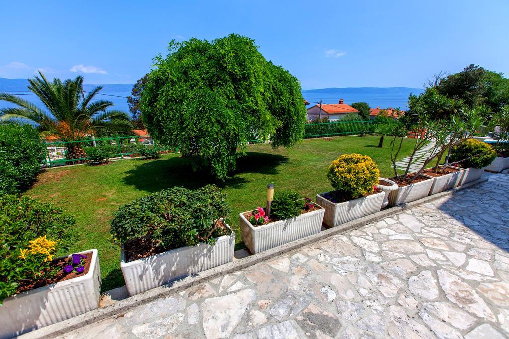 Apartments Villa Iva Ravni Zewnętrze zdjęcie